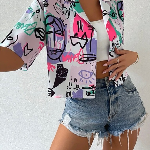 SHEIN Tops - SHEIN EZwear Drop Shoulder Figure Graphic Blouse